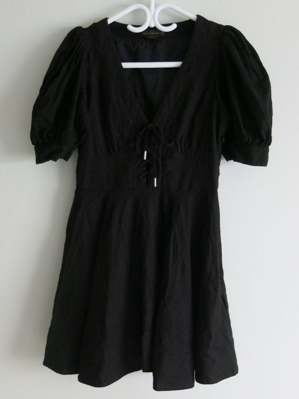 House of Harlow 1960 Black Linen Blend Lace Up V Neck Puff Sleeve Dress - Size 4 - Picture 3 of 9